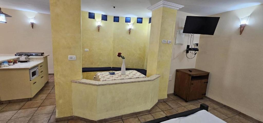 Vila נופש דביר - סוויטות מהממות ובקתה כפרית עם ג'קוזי ליד הכנרת - יש מקלט צמוד Migdal Pokoj fotografie